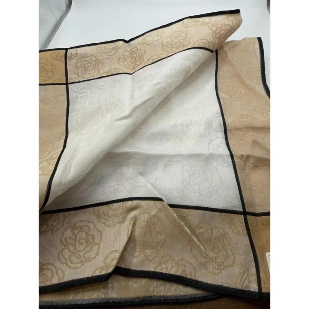 Women's Yves Saint Laurent Scarf One Size Beige White Floral